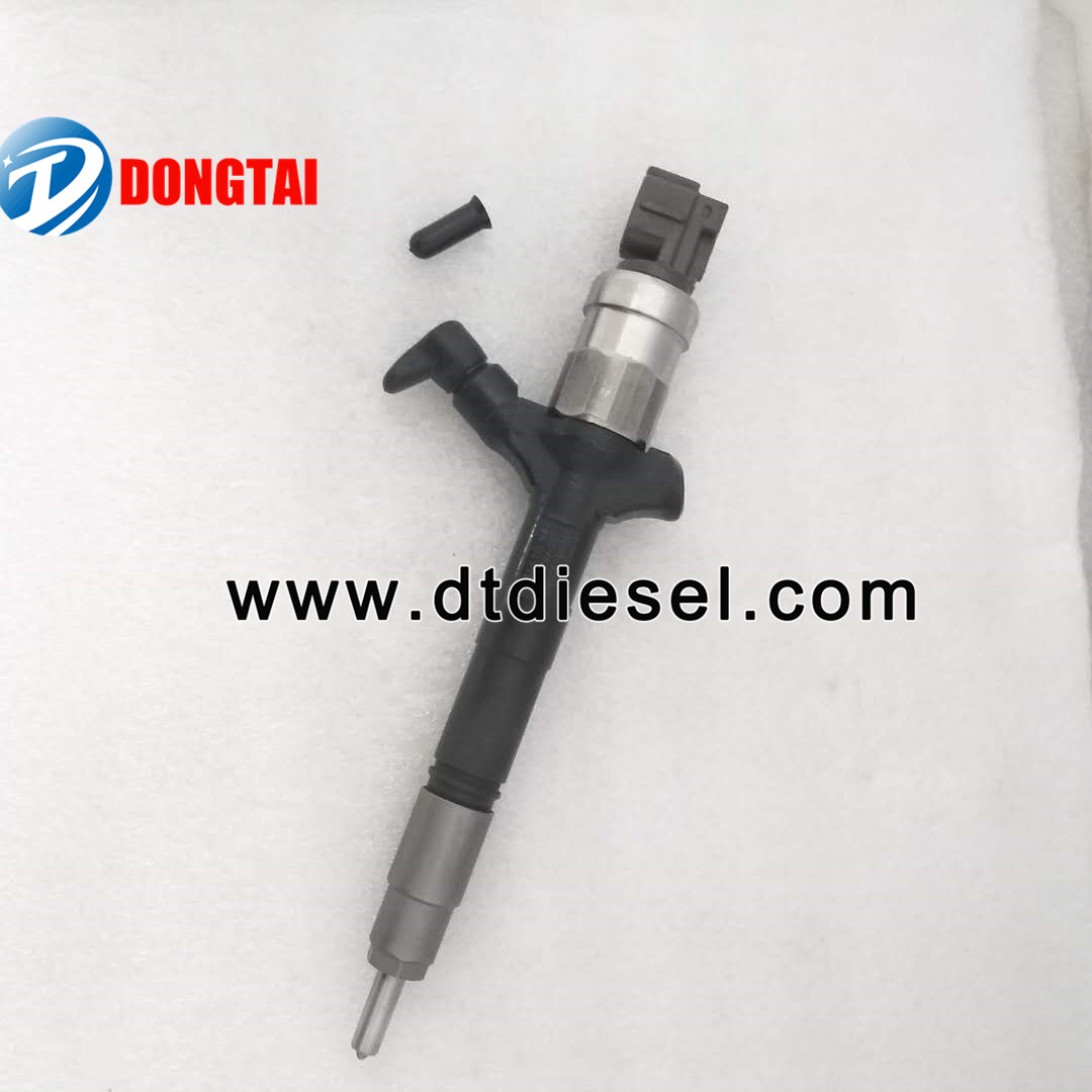 23670-30030 Denso common rail injector