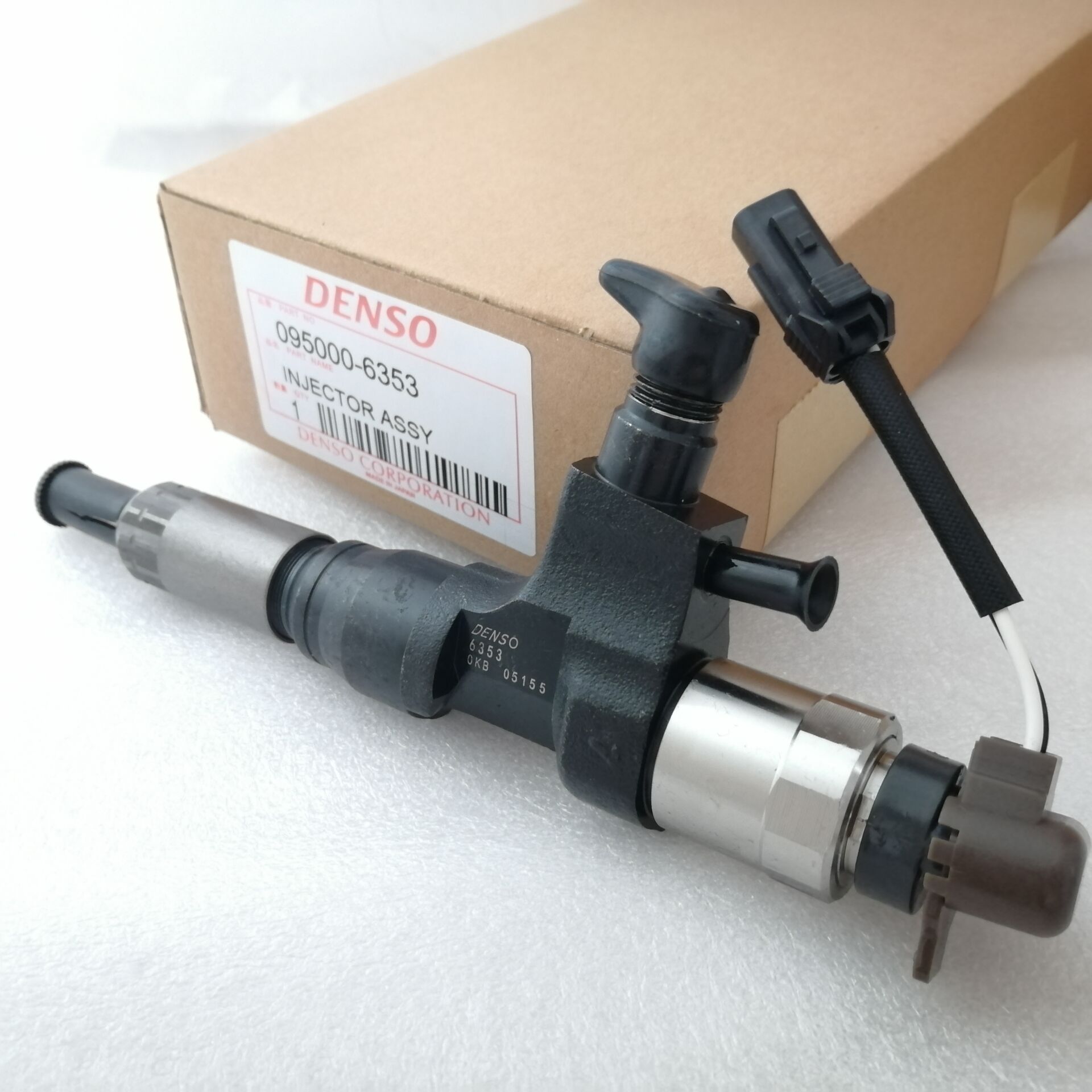 Denso Common Rail Injector 095000-6353 for HINO J05E 23670-E0050,KOBELCO SK200-8,SK260-8